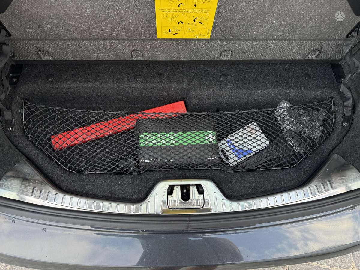 Volvo V60 2013 — photo 23
