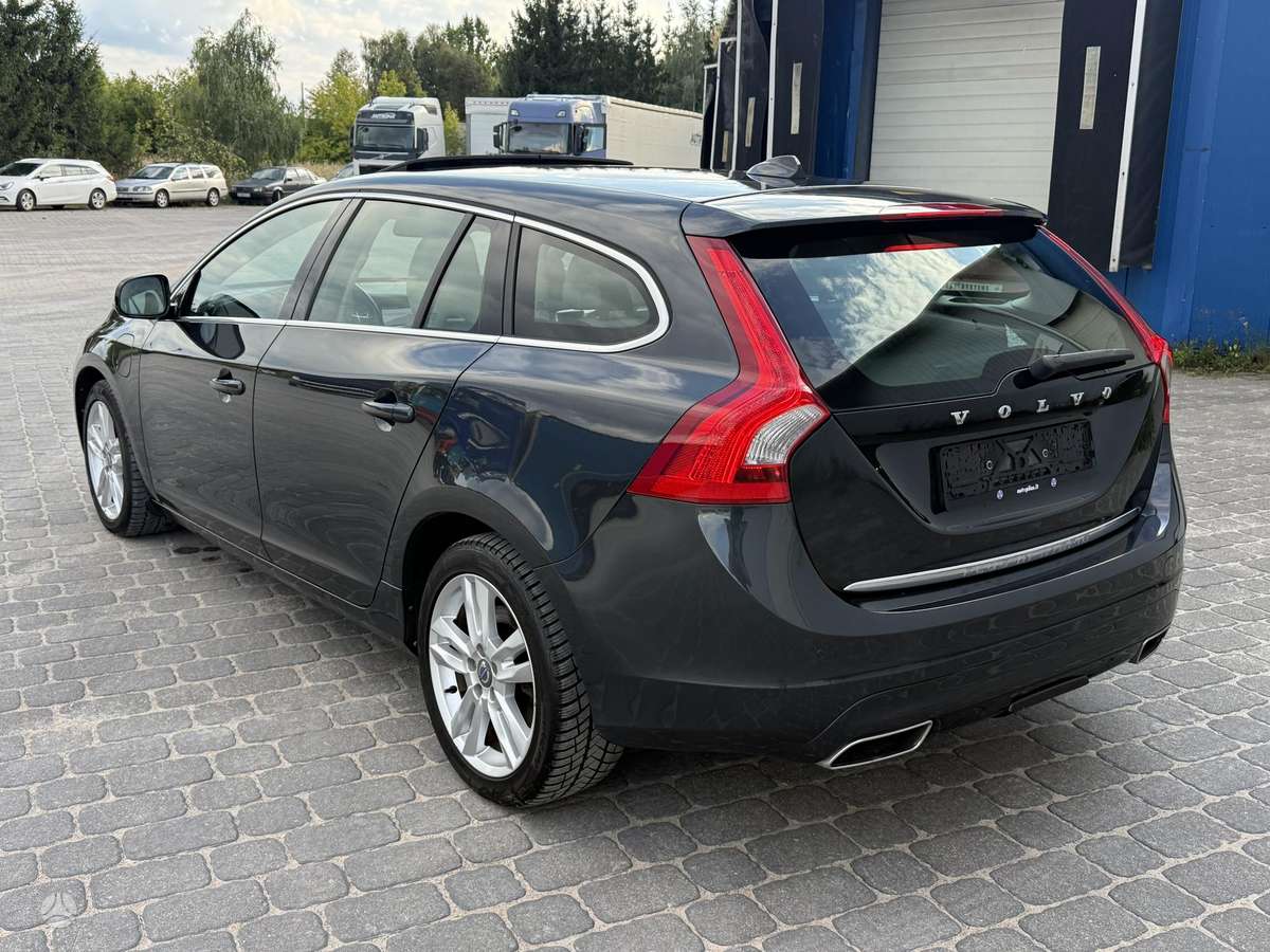 Volvo V60 2013 — engine 2400 cm³, 280 HP (206kW)