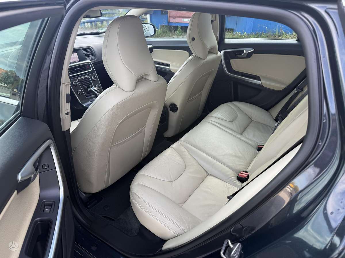 Volvo V60 2013 — photo 8