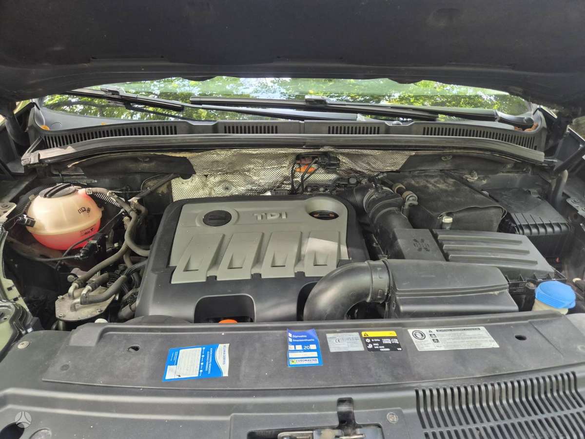 Seat Alhambra 2013 — photo 16