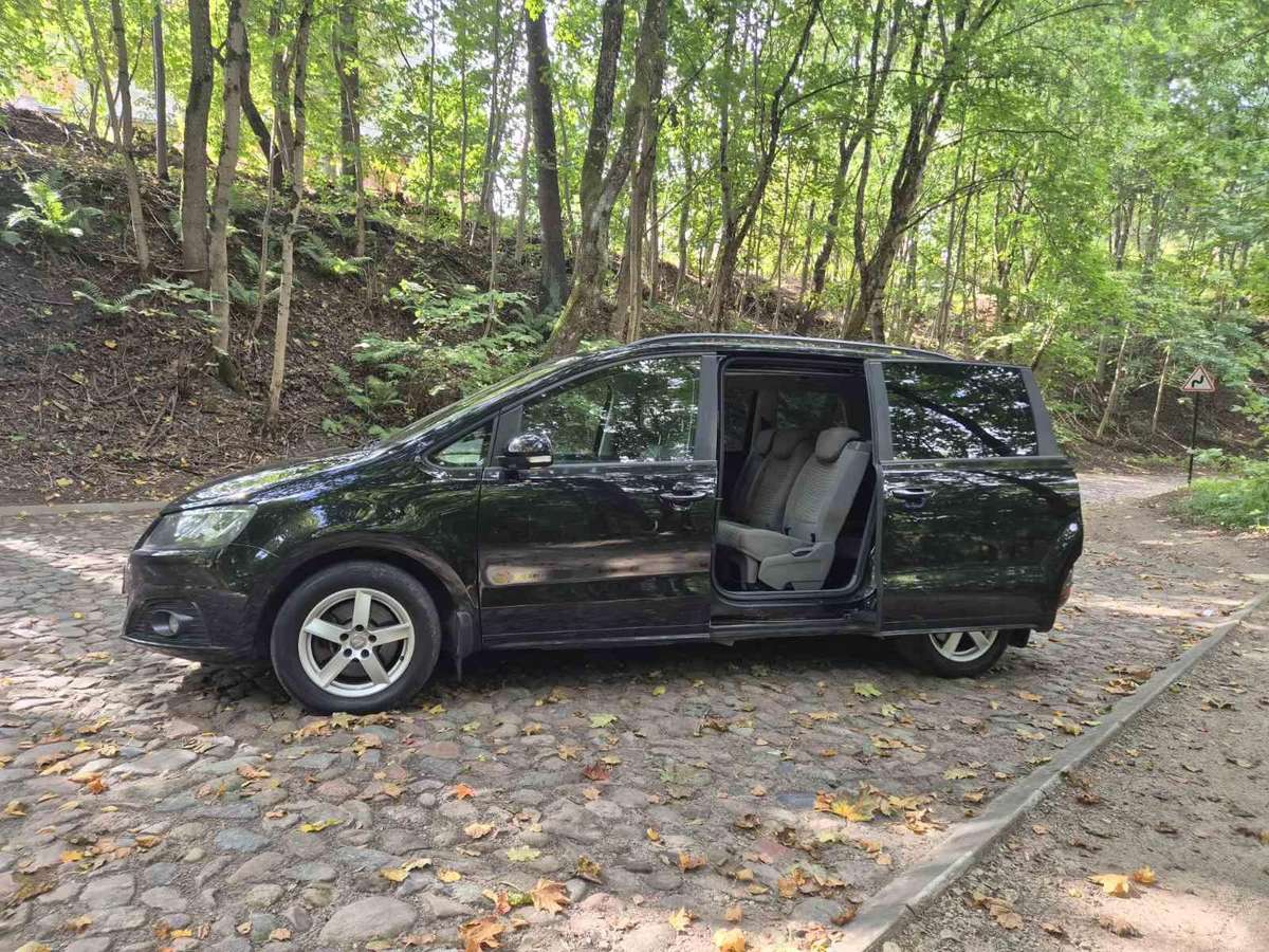 Seat Alhambra 2013 — rear view
