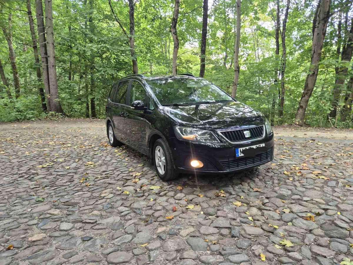Seat Alhambra 2013 — photo 8