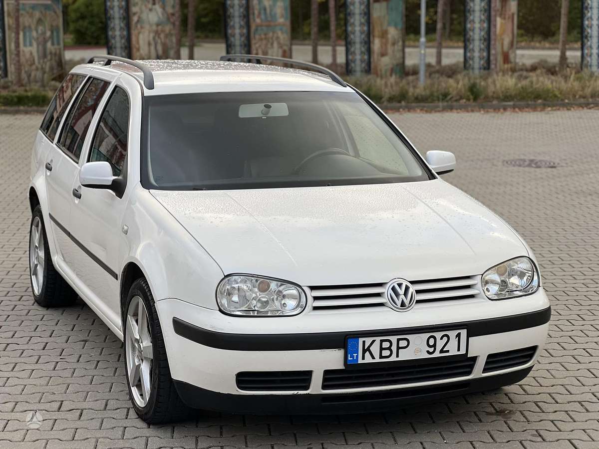 Volkswagen Golf 2005 — rear view