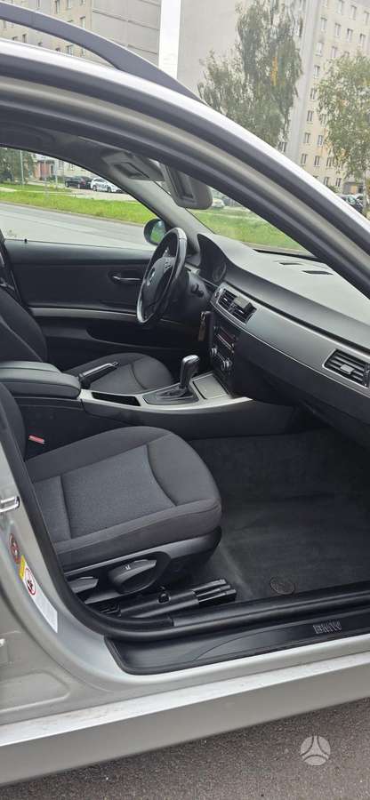 BMW 320 2008 — photo 6
