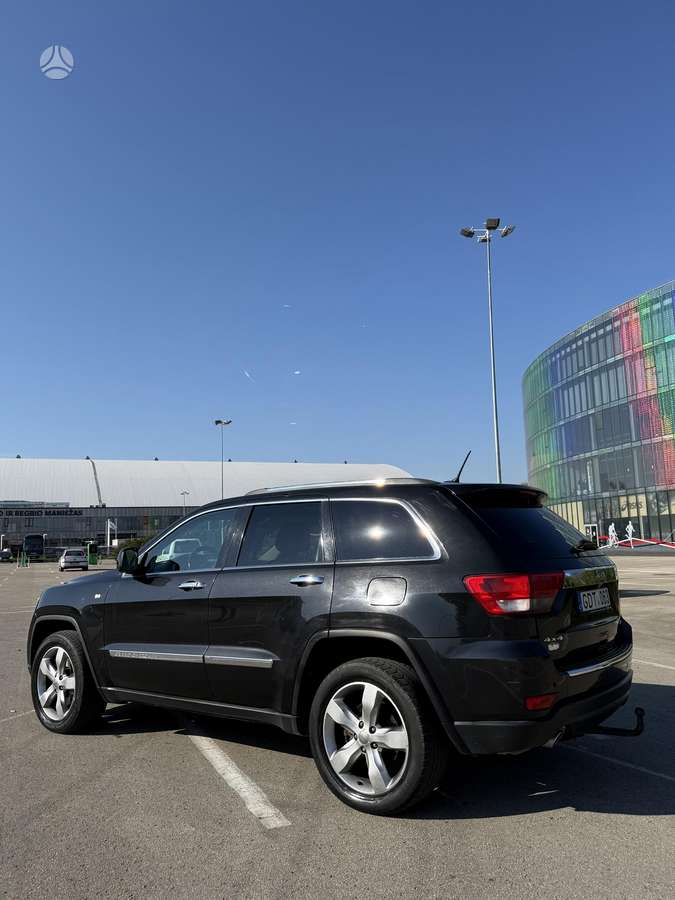 Jeep Grand 2012 — rear view