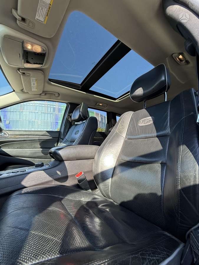 Jeep Grand 2012 — photo 5