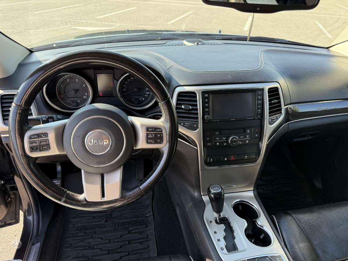 Jeep Grand 2012 — photo 7