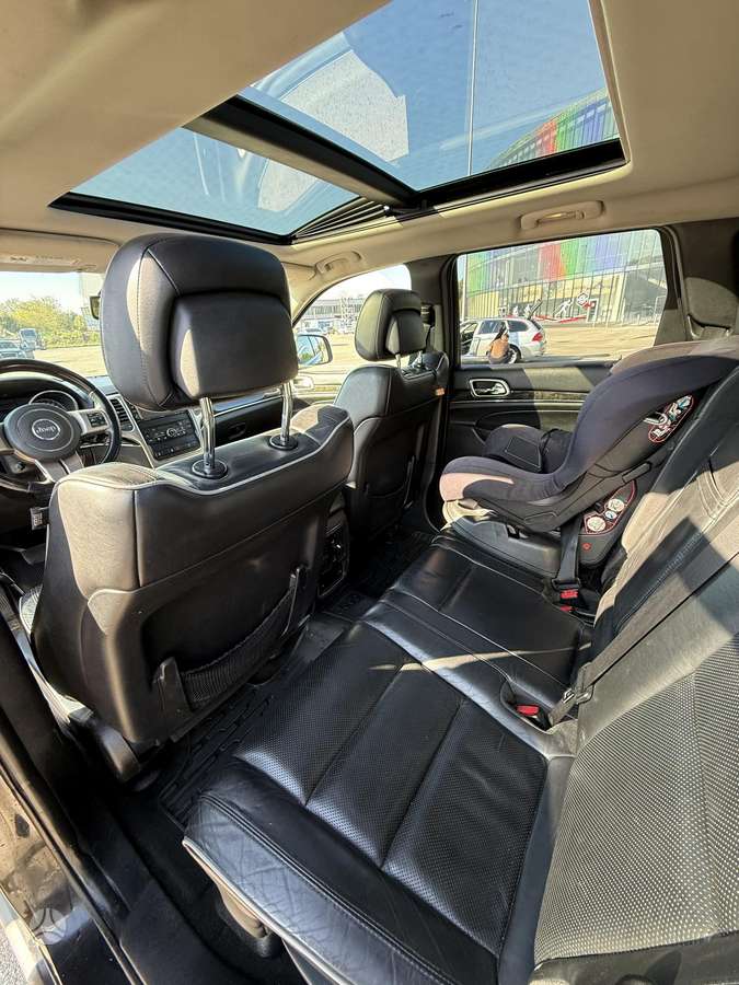 Jeep Grand 2012 — photo 8