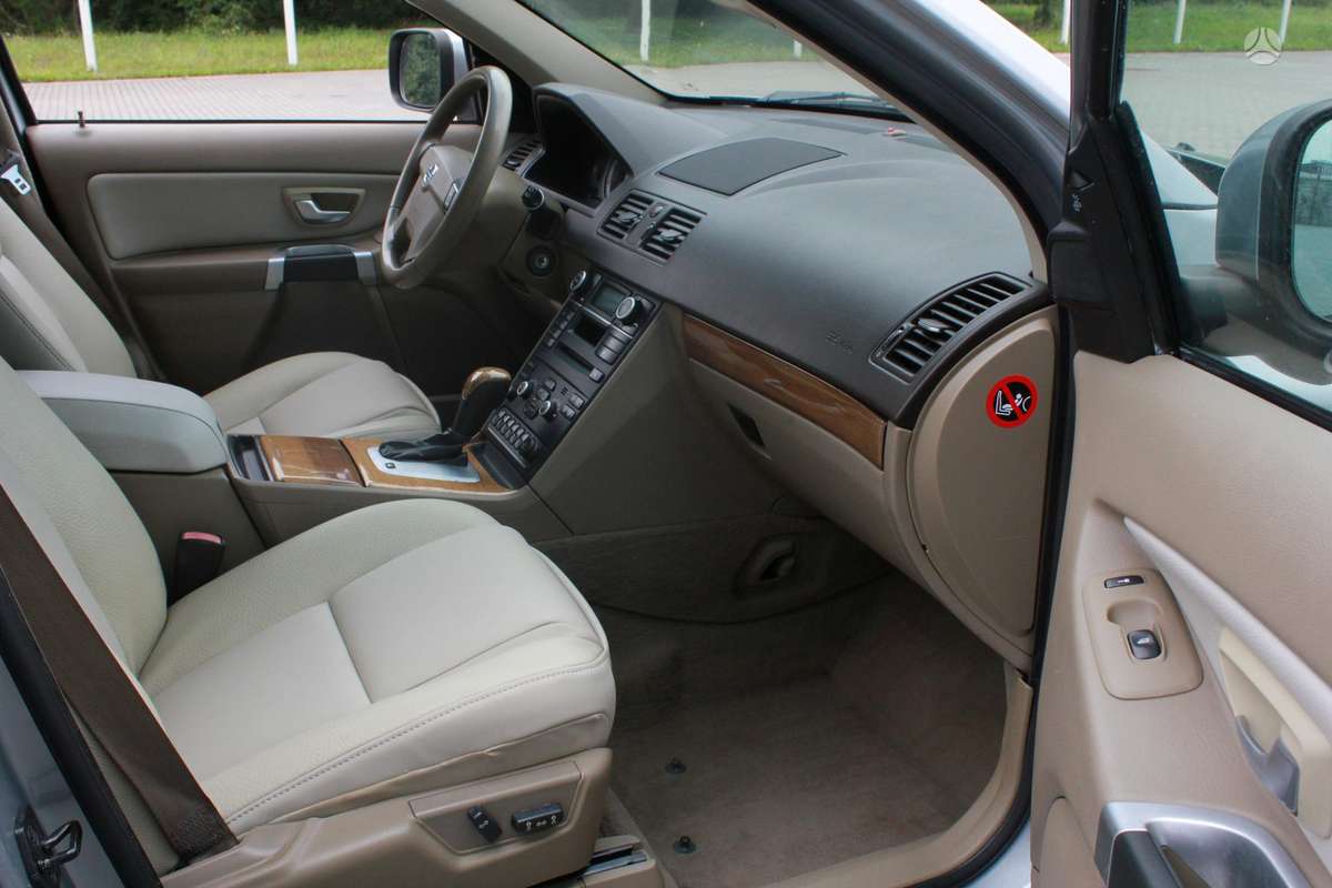 Volvo XC90 2012 — photo 12
