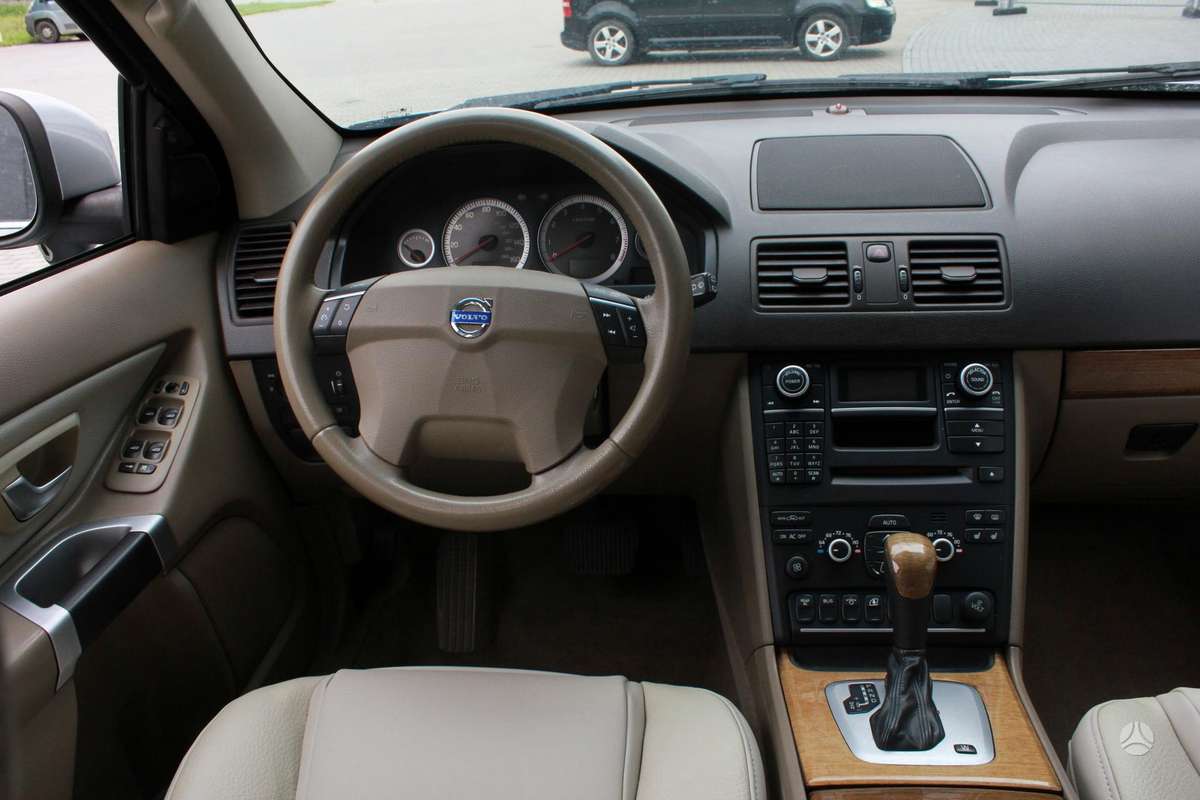 Volvo XC90 2012 — photo 13