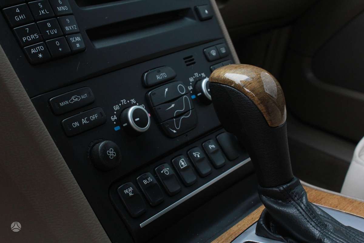 Volvo XC90 2012 — photo 17