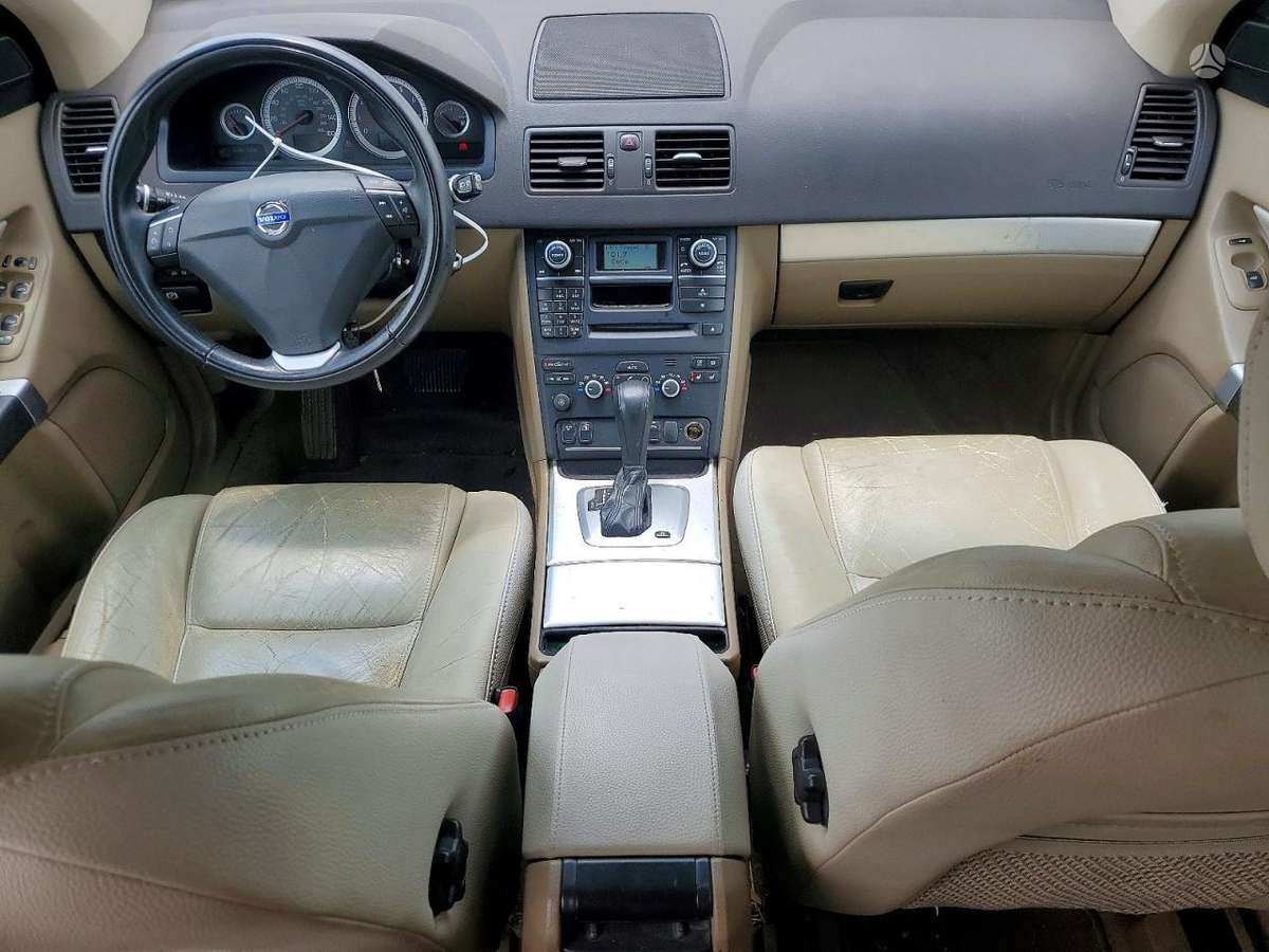 Volvo XC90 2012 — photo 8