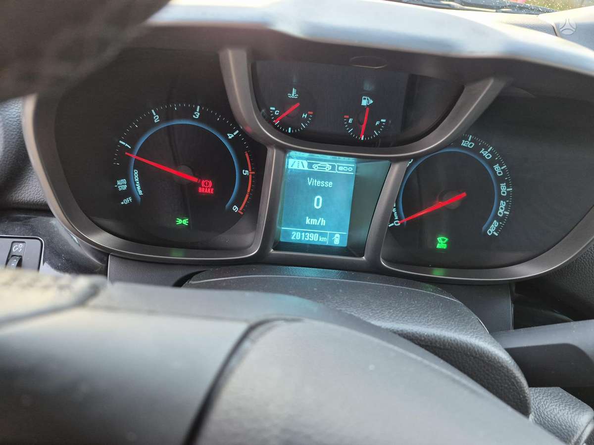 Chevrolet Orlando 2013 — photo 13