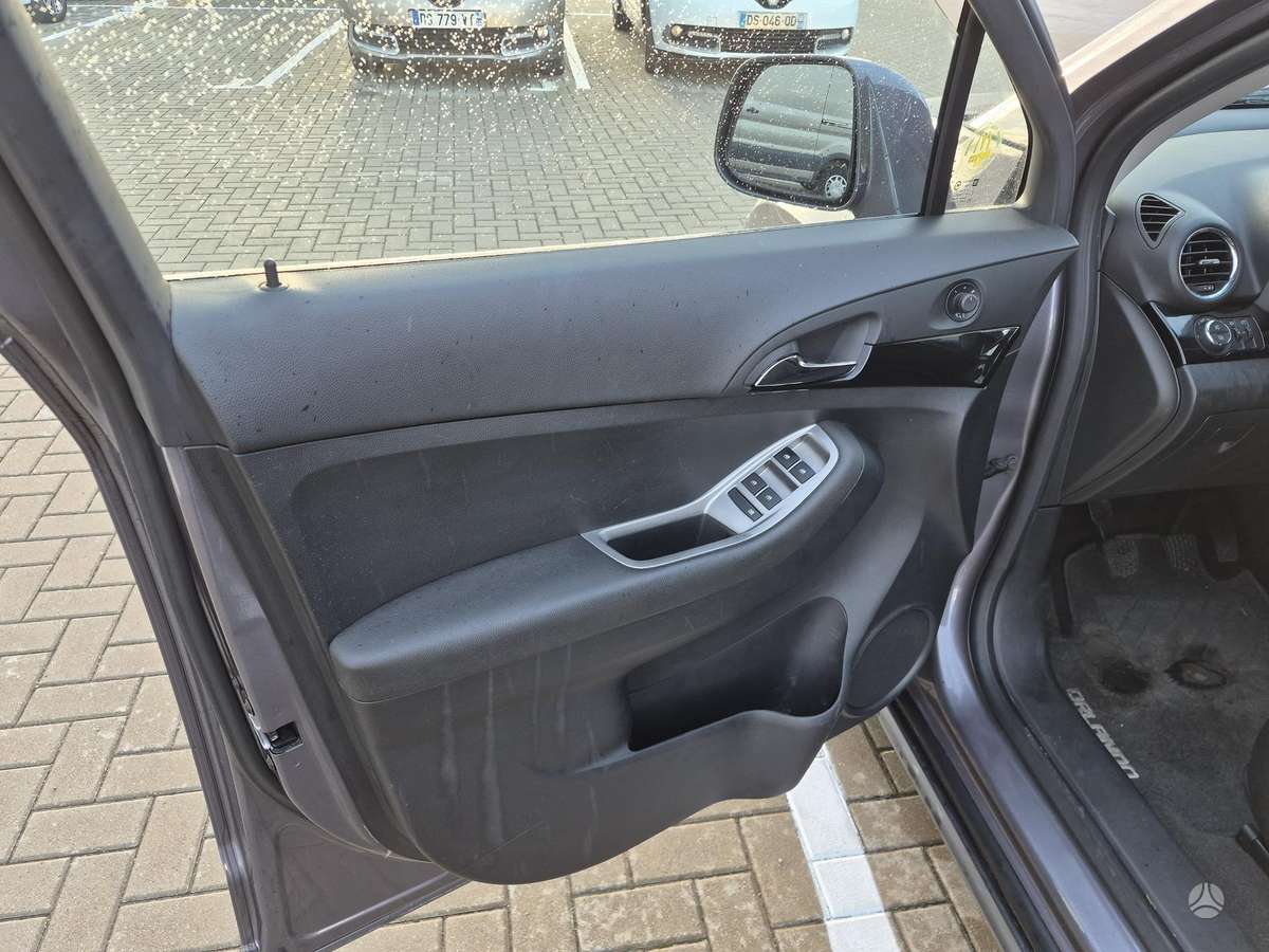 Chevrolet Orlando 2013 — photo 14