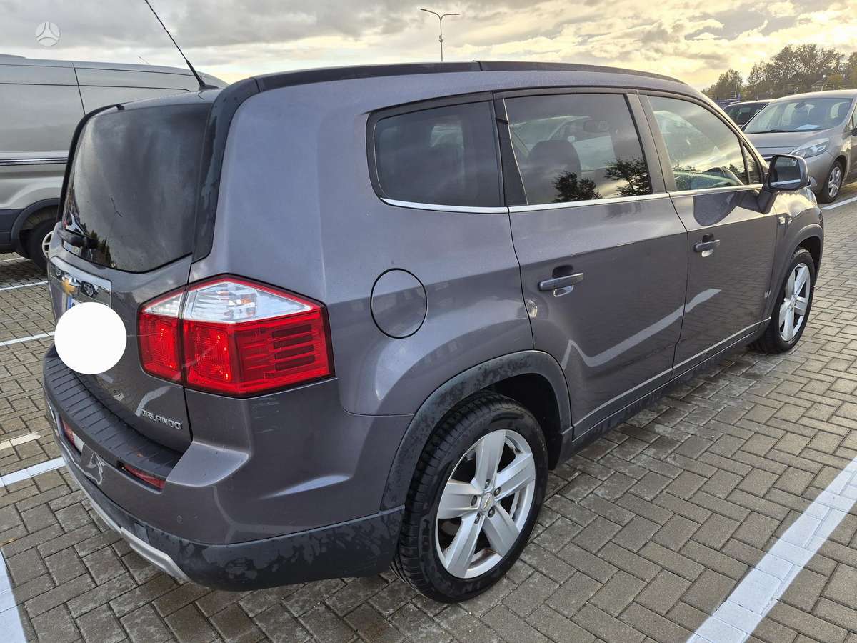 Chevrolet Orlando 2013 — rear view