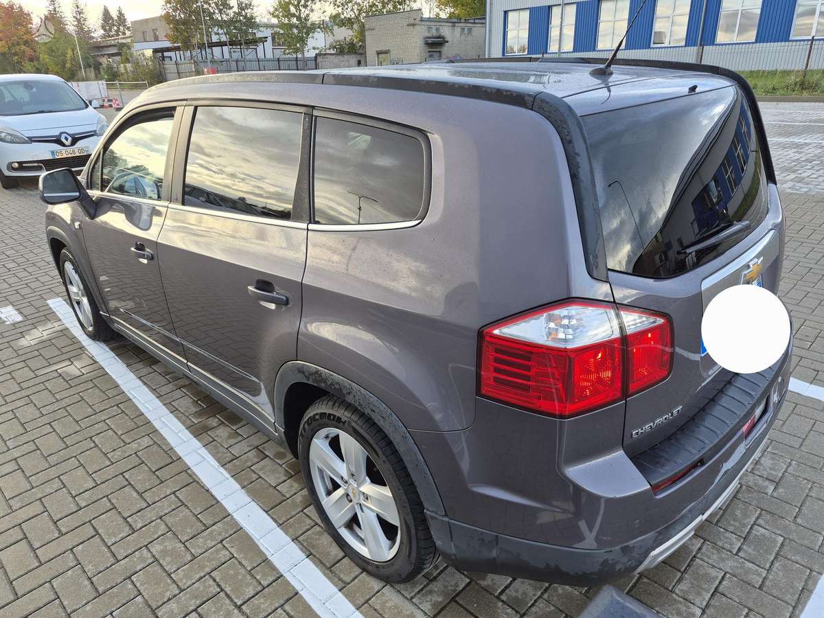 Chevrolet Orlando 2013 — interior