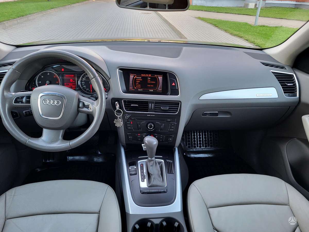 Audi Q5 2010 — photo 10