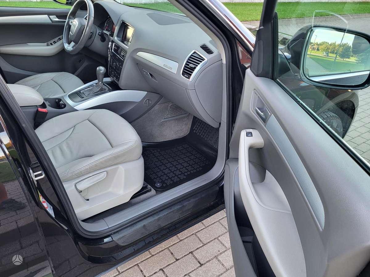 Audi Q5 2010 — photo 19