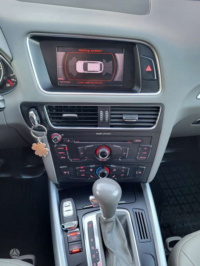 Audi Q5 2010 — photo 26