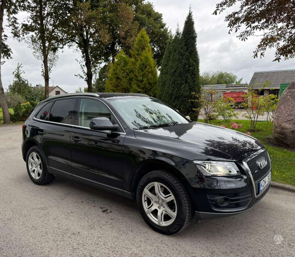 Audi Q5 2010 — interior