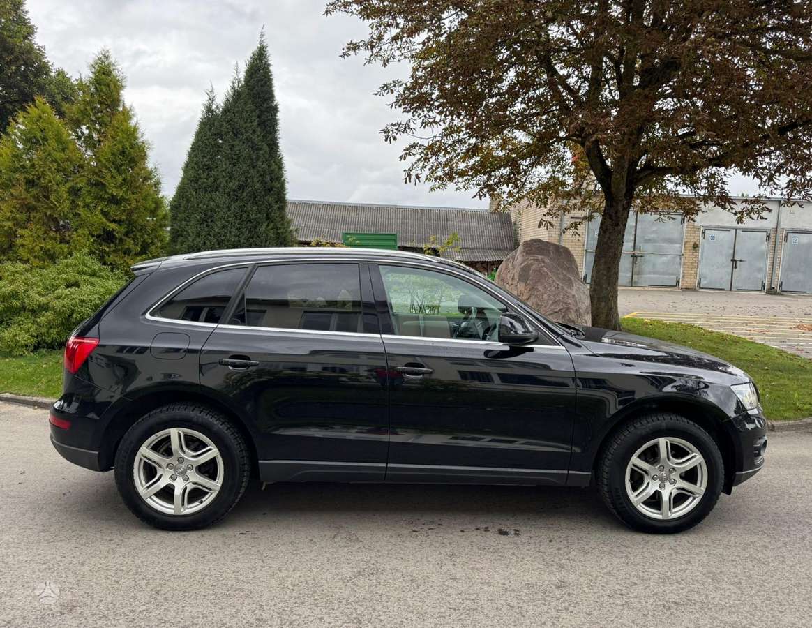 Audi Q5 2010 — engine 2000 cm³, 170 HP (125kW)