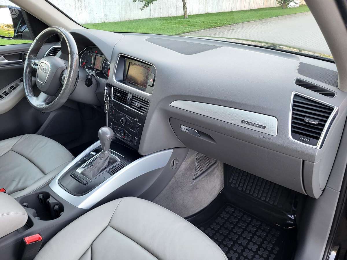 Audi Q5 2010 — photo 8