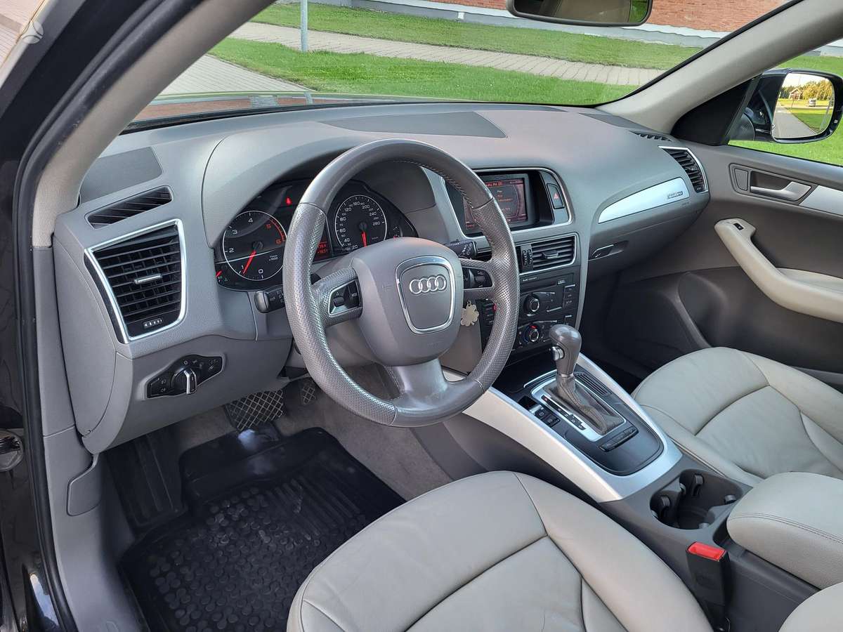 Audi Q5 2010 — photo 9