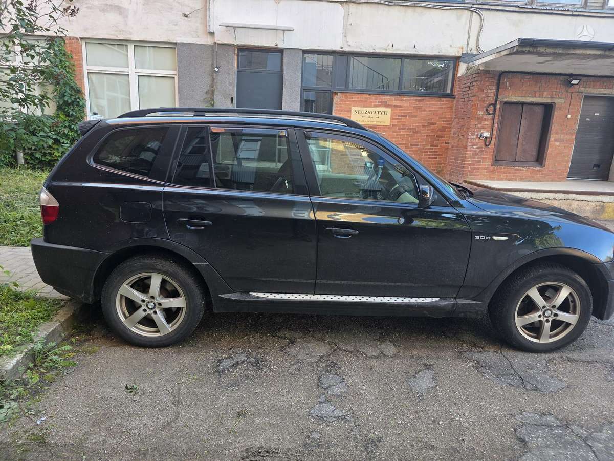BMW X3 2005 — салон