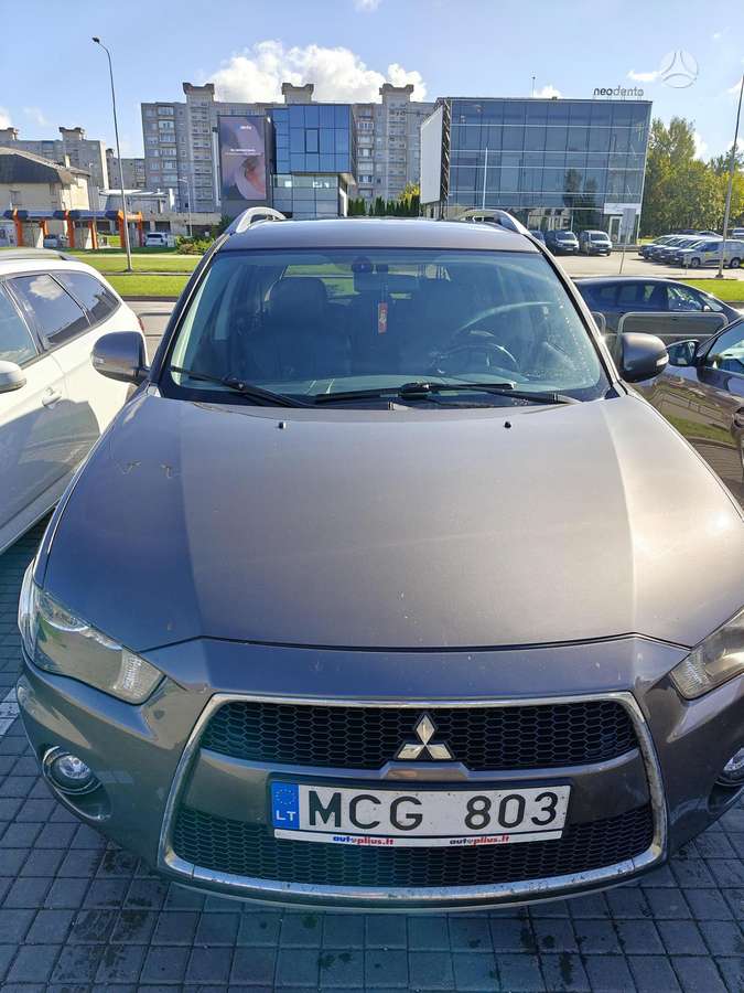 Mitsubishi Outlander 2010 — engine 2200 cm³, 156 HP (115kW)