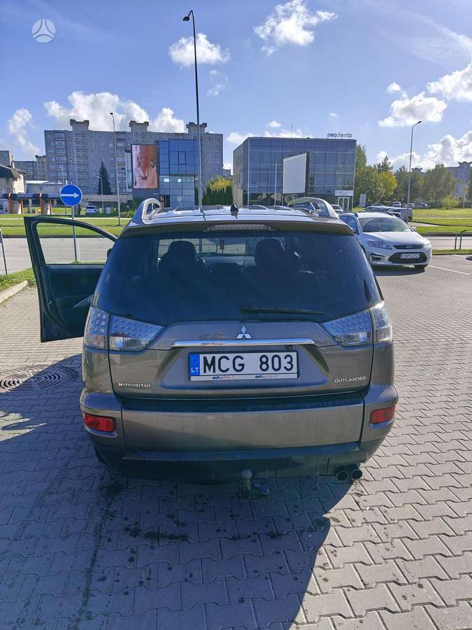 Mitsubishi Outlander 2010 — photo 6