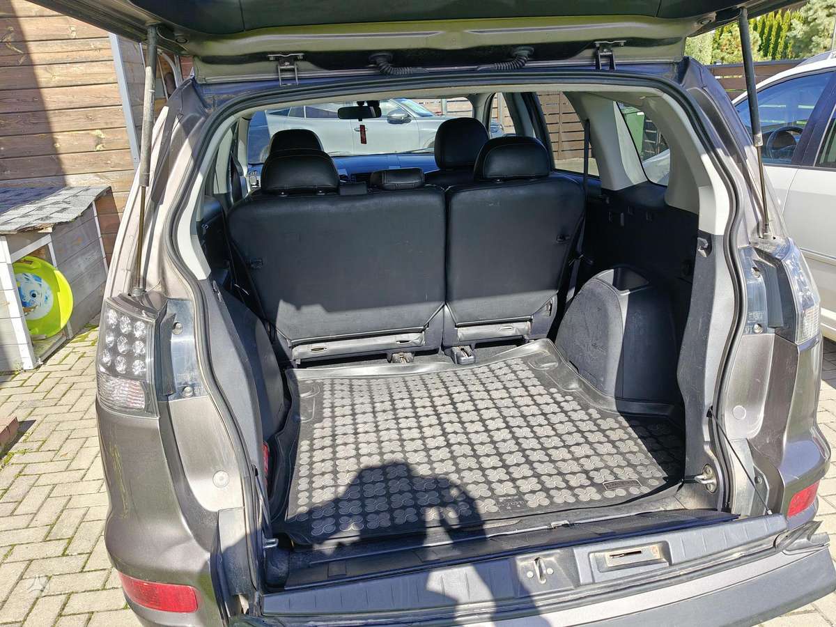 Mitsubishi Outlander 2010 — photo 7