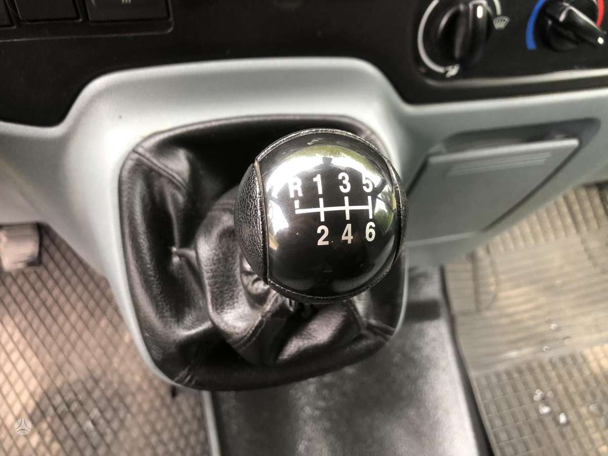 Ford Transit 2011 — photo 16