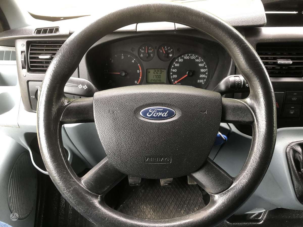 Ford Transit 2011 — photo 17