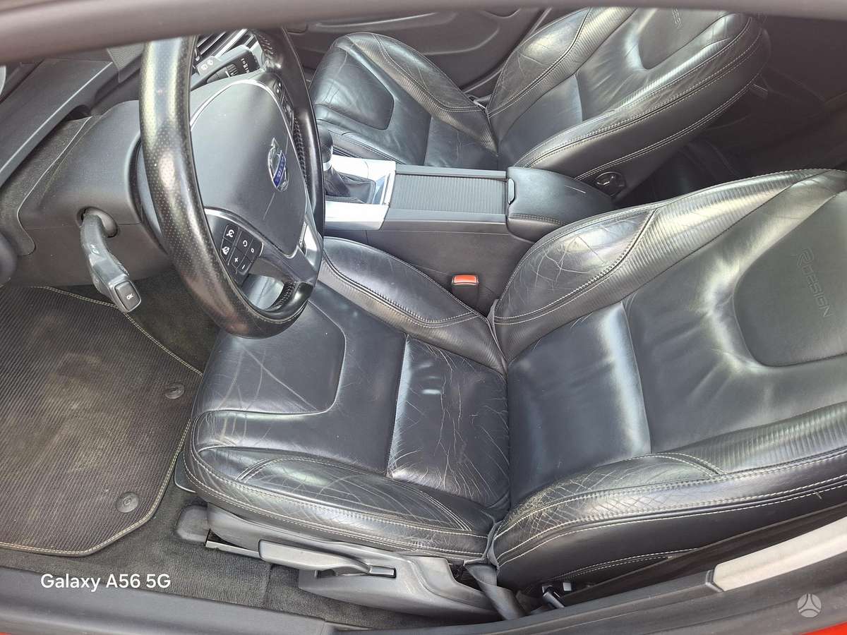 Volvo V60 2012 — photo 11