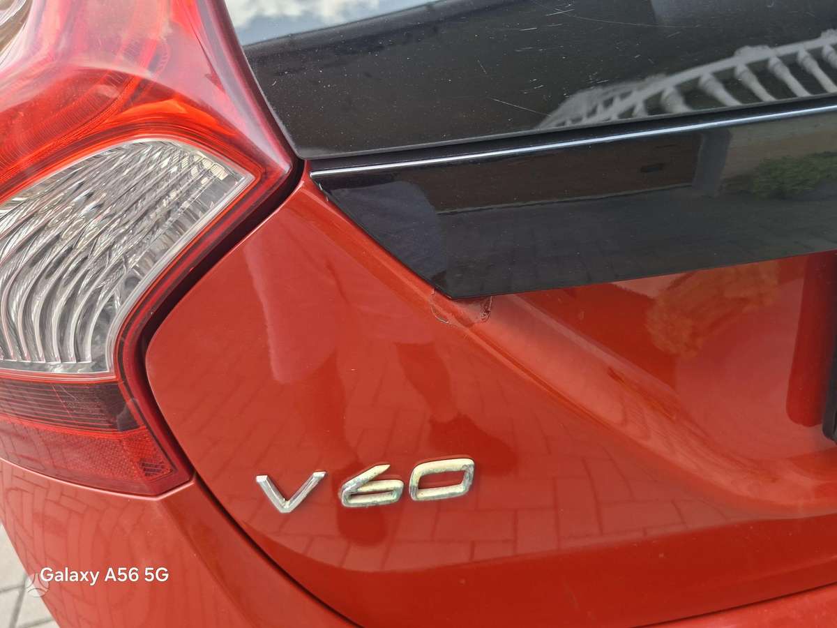 Volvo V60 2012 — photo 15