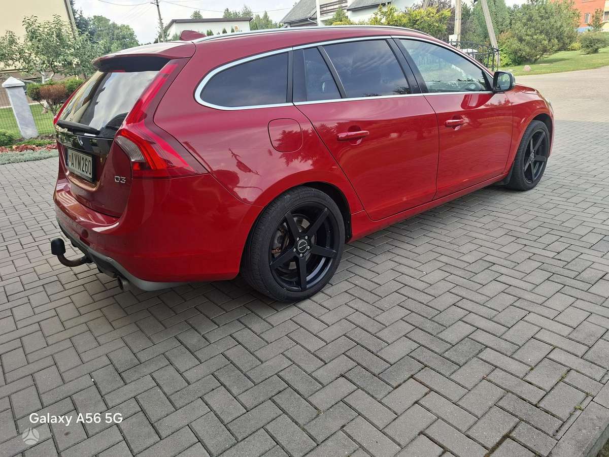 Volvo V60 2012 — engine 1984 cm³, 136 HP (100kW)