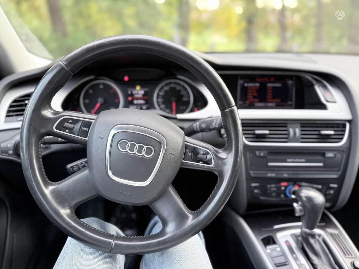 Audi A4 2010 — photo 15