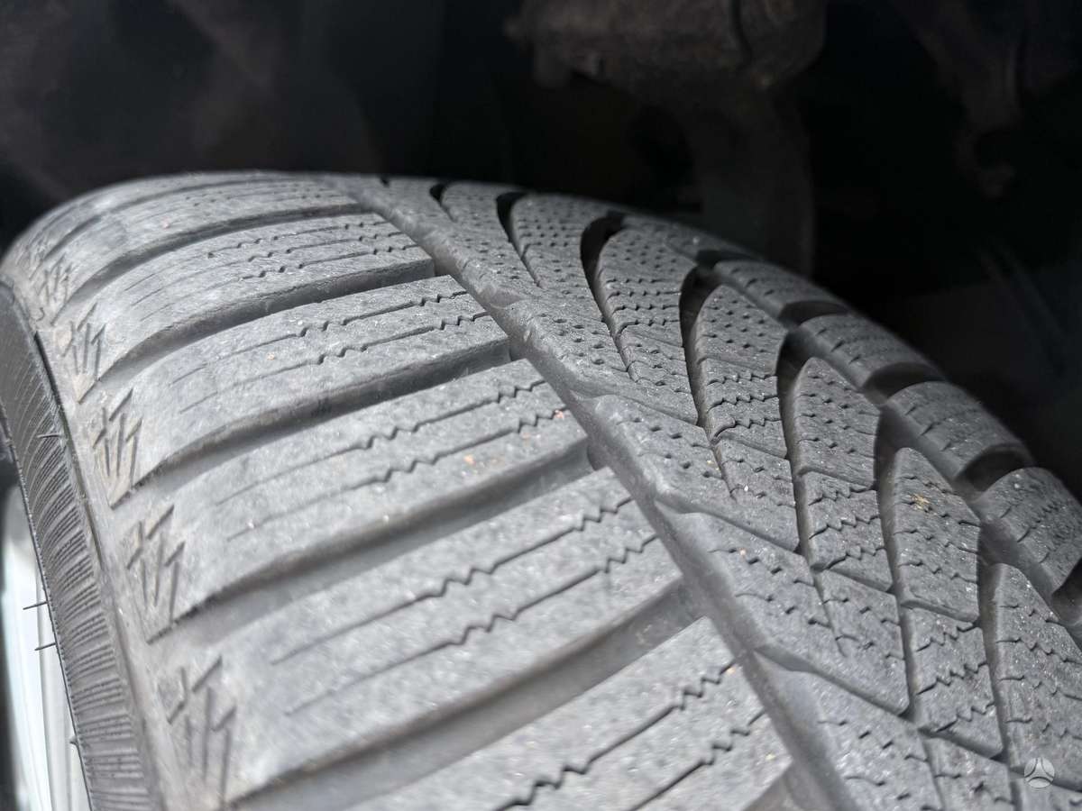 Audi A4 2010 — photo 22