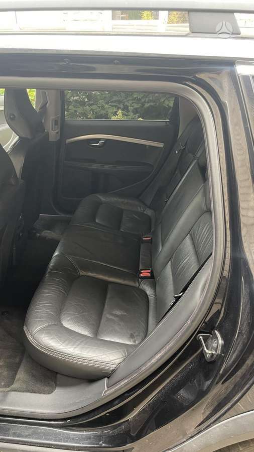Volvo XC70 2012 — photo 16