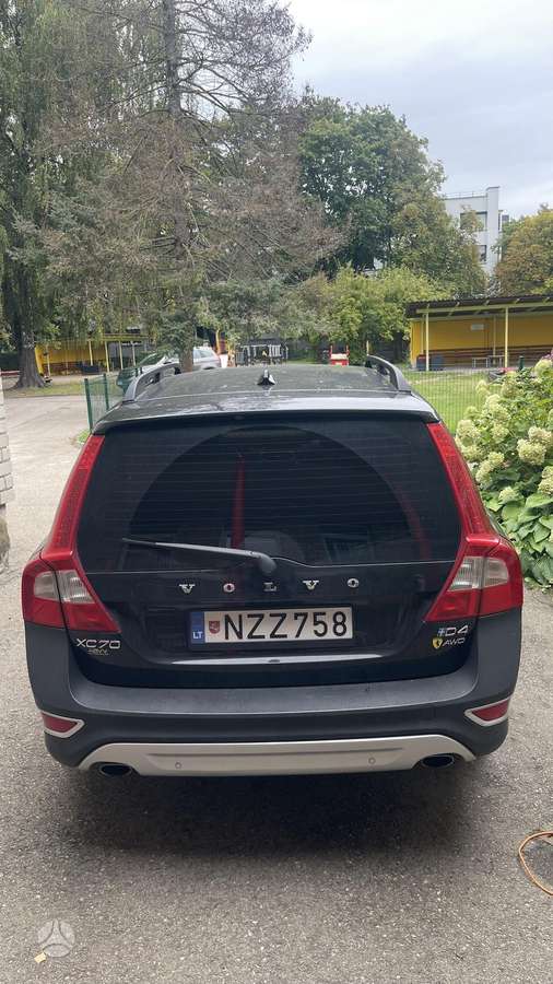 Volvo XC70 2012 — engine 2400 cm³, 163 HP (120kW)