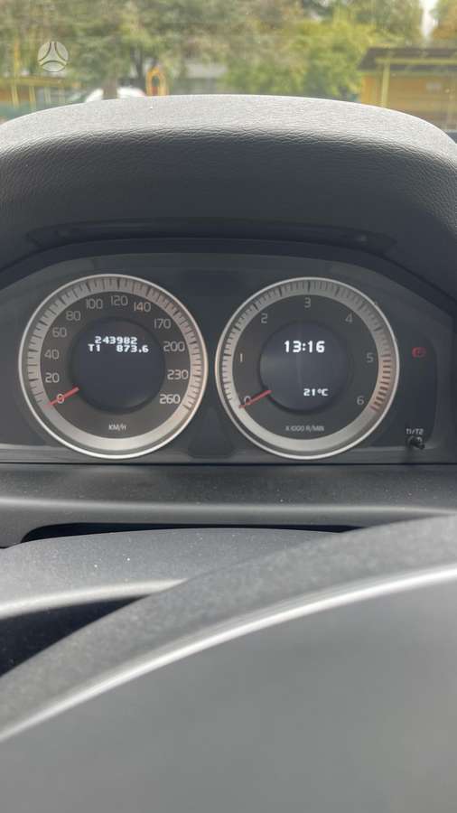 Volvo XC70 2012 — photo 7