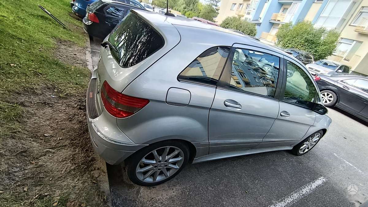 Mercedes-Benz B180 2005 — rear view