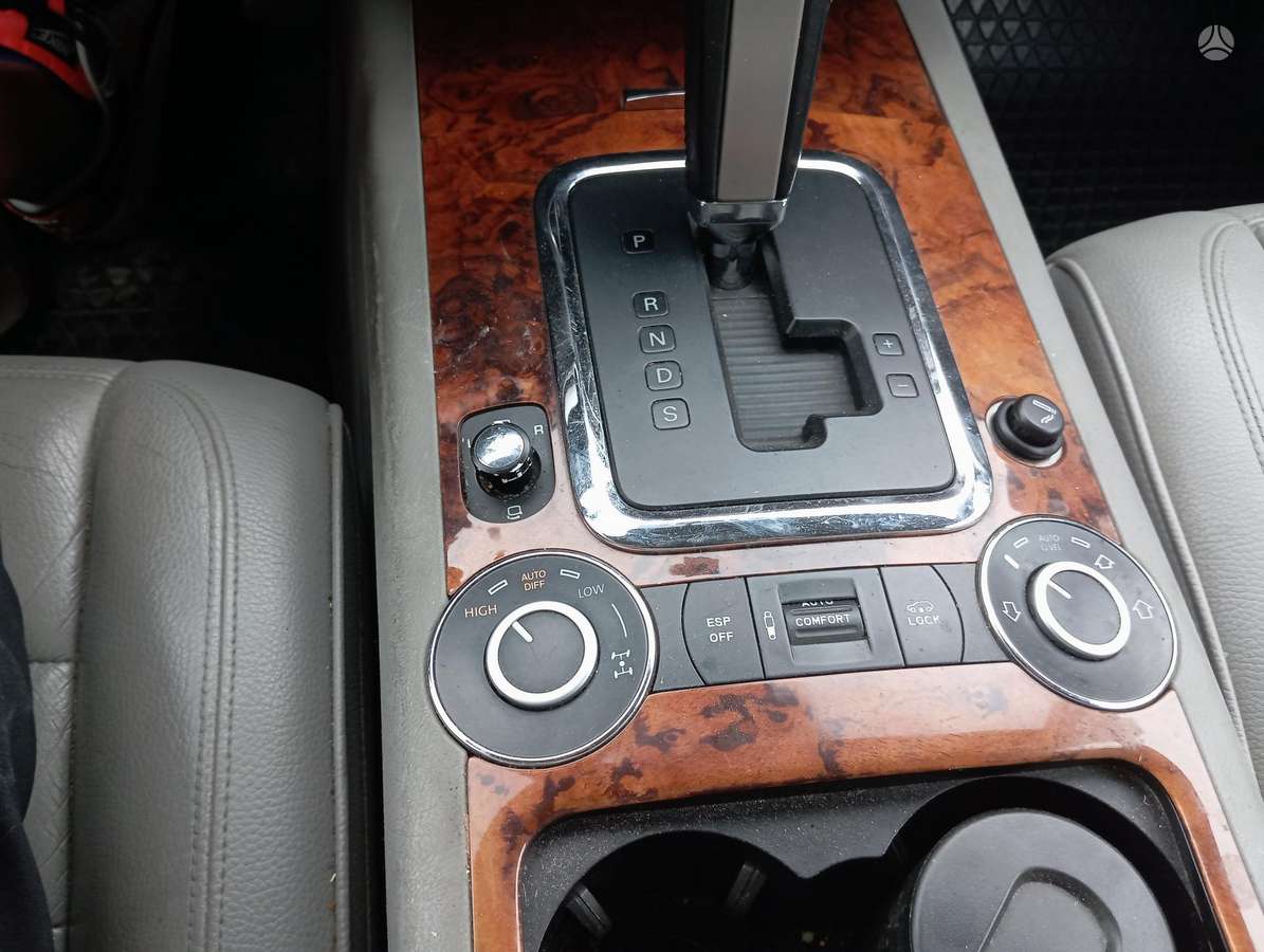Volkswagen Touareg 2006 — photo 12