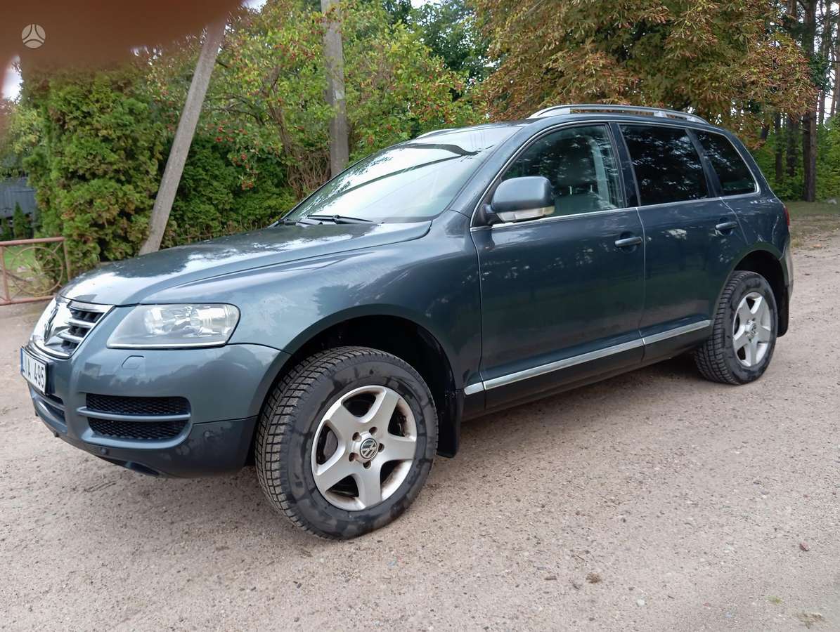 Volkswagen Touareg 2006 — rear view