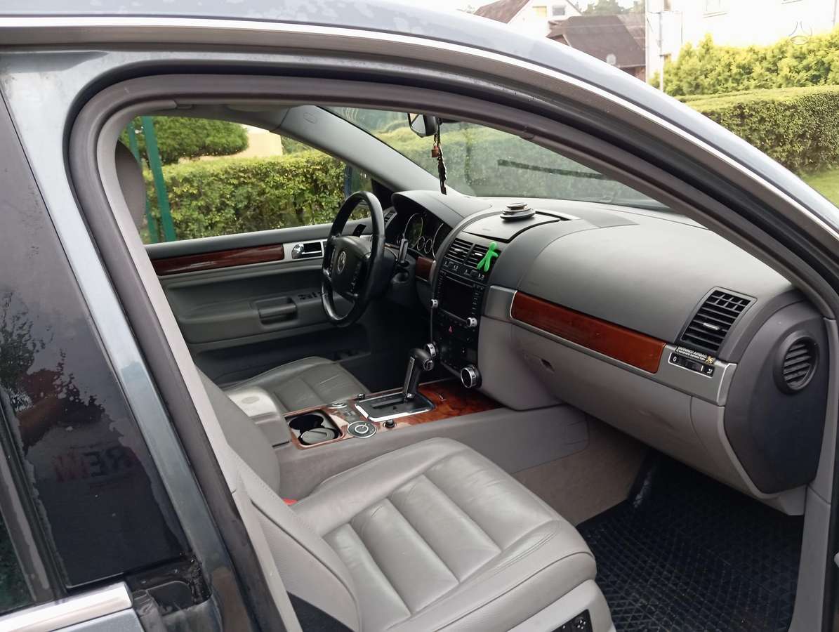 Volkswagen Touareg 2006 — photo 8