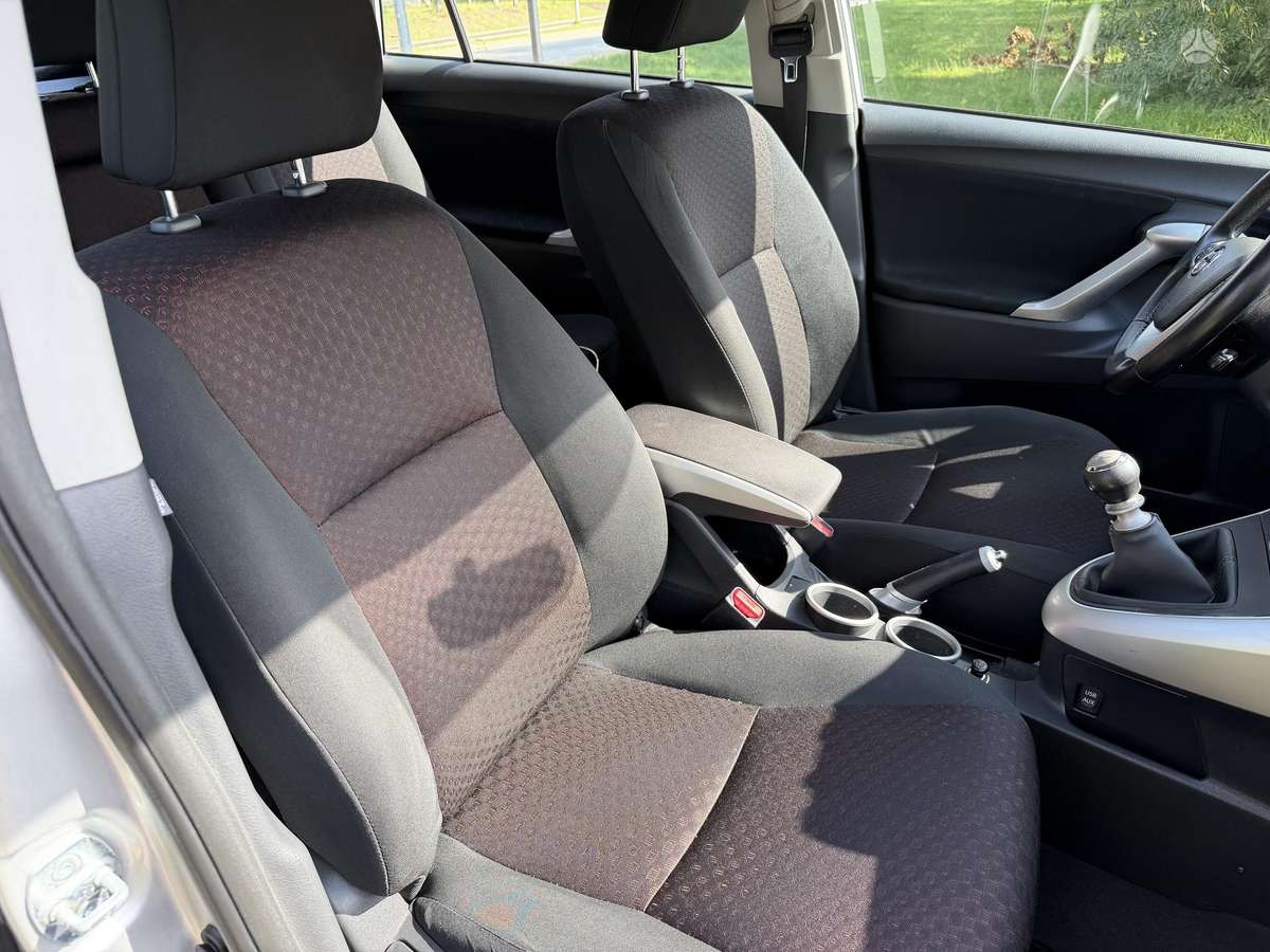 Toyota Verso 2010 — photo 13