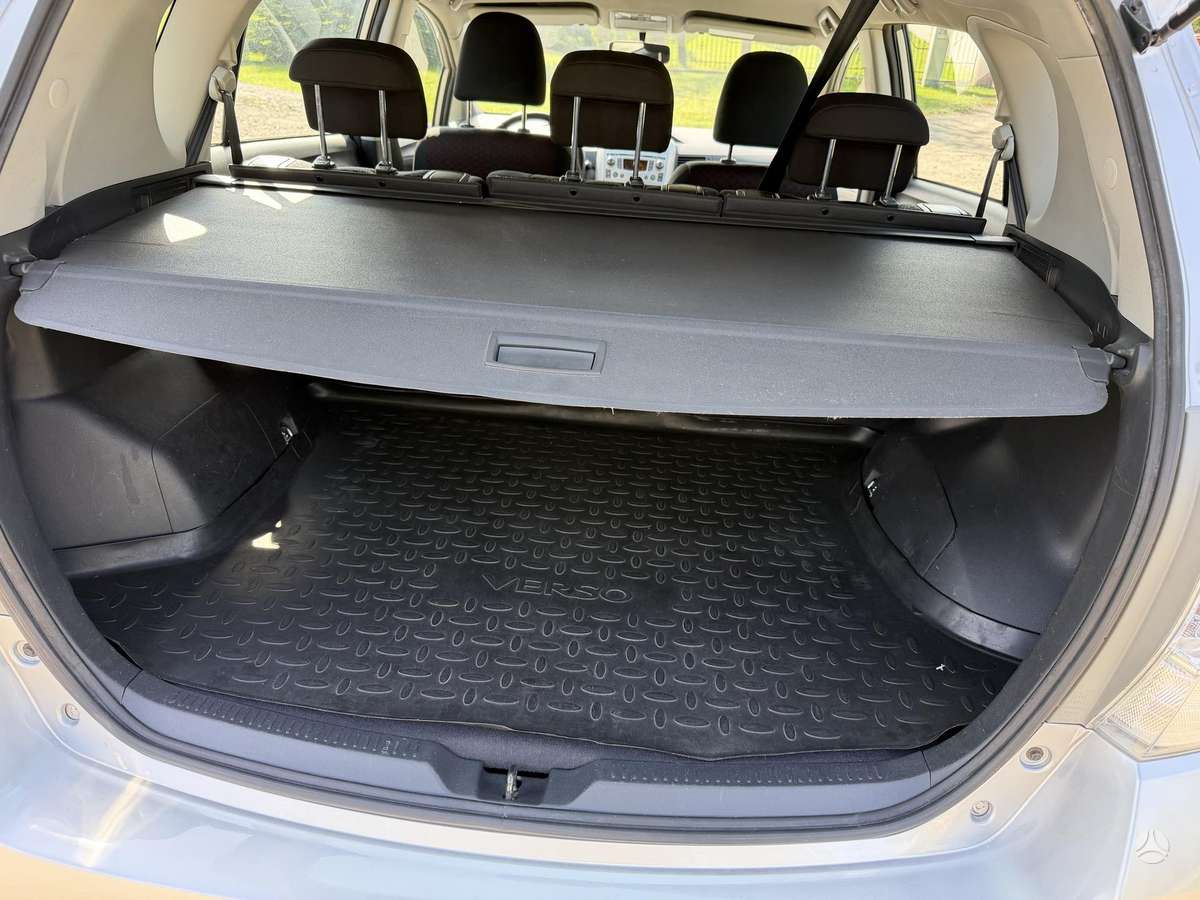 Toyota Verso 2010 — photo 14