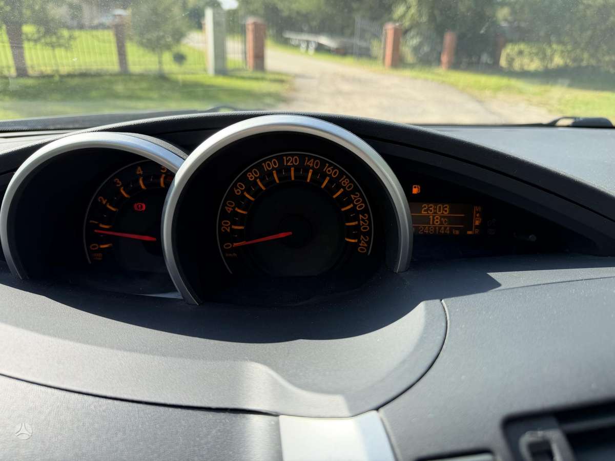 Toyota Verso 2010 — photo 20