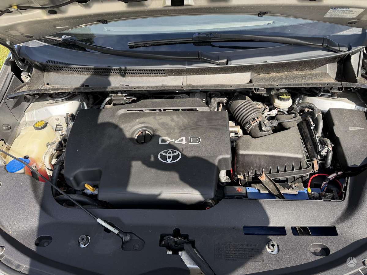 Toyota Verso 2010 — photo 21