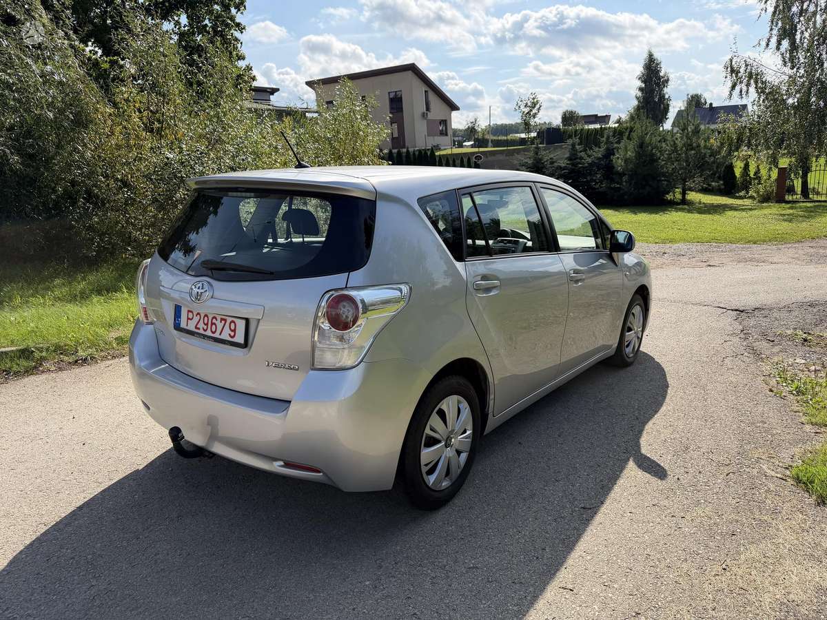 Toyota Verso 2010 — photo 6